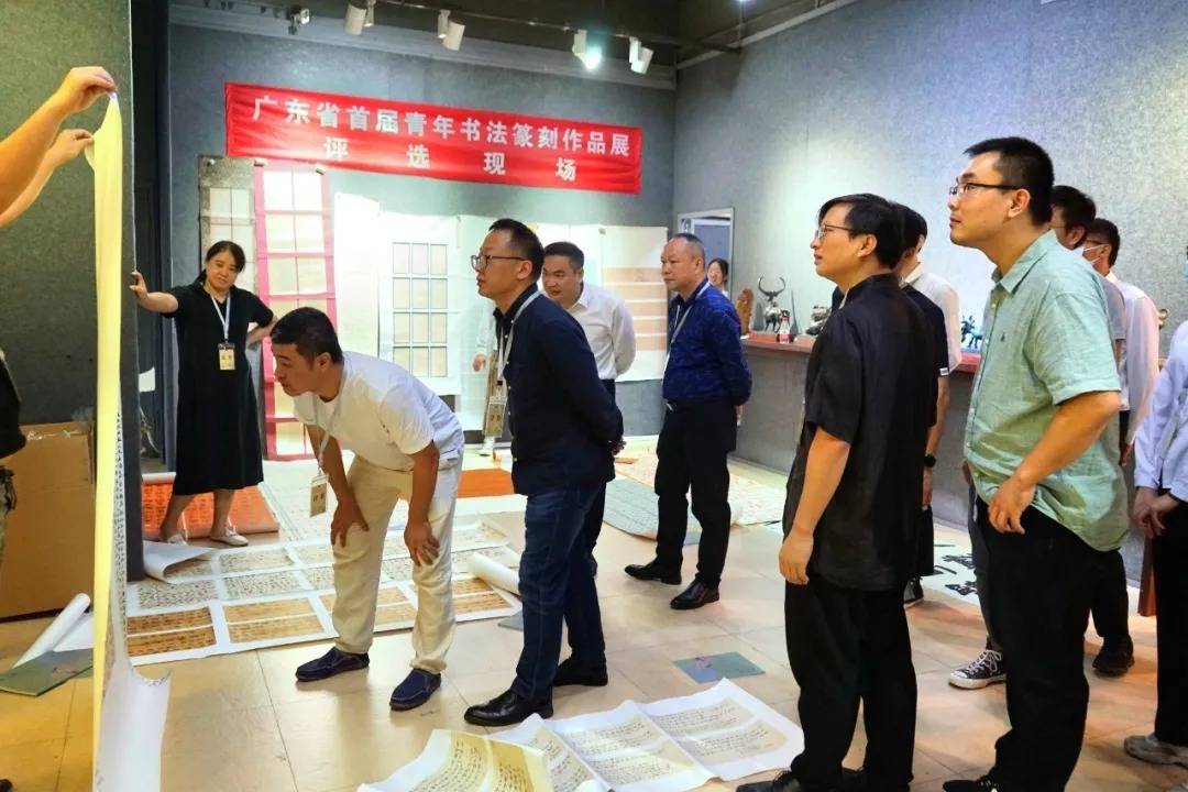 刘剑波,洪权,张琴文字审读 洪权评审委员 彭双龙,吴慧平,许业桐