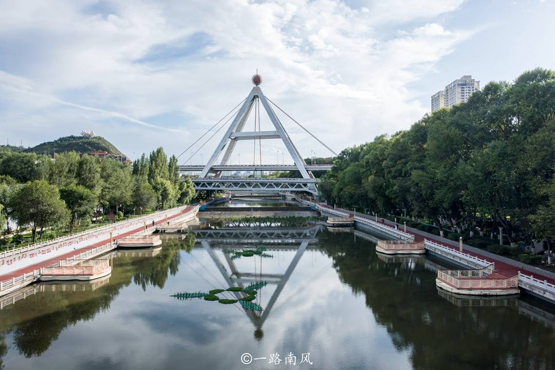 省会|西宁，仅为四线的省会城市，如今发展迅速，旅游资源也很丰富