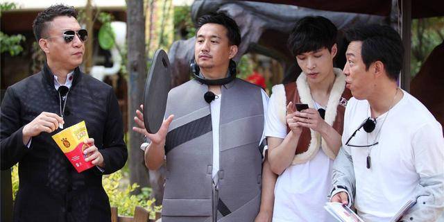 严敏|极挑导演严敏也不灵了？高价买入综艺版权，网友：非跟主流对着干