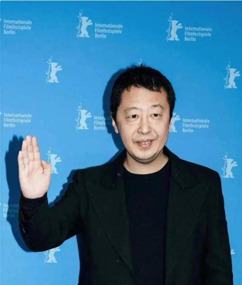 海水|贾樟柯的《一直游到海水变蓝》就是为了恰饭，你可别小瞧了他