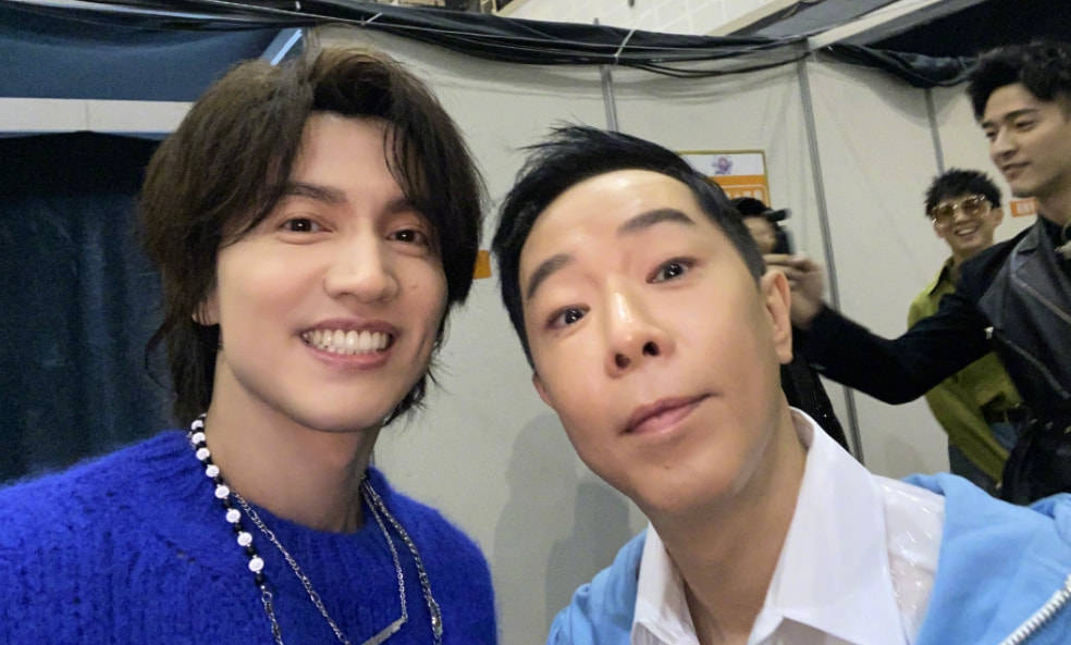 冰上|朱正廷冬奥献礼剧杀青，为角色特地留长发，解锁“冰上精灵”之称！