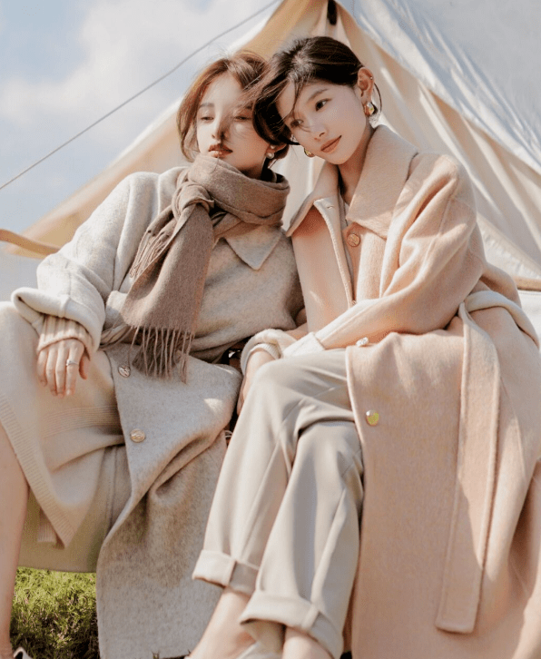 姐妹 冬天了怎么穿？建议和姐妹安排上“闺蜜装”，出街回头率百分百！