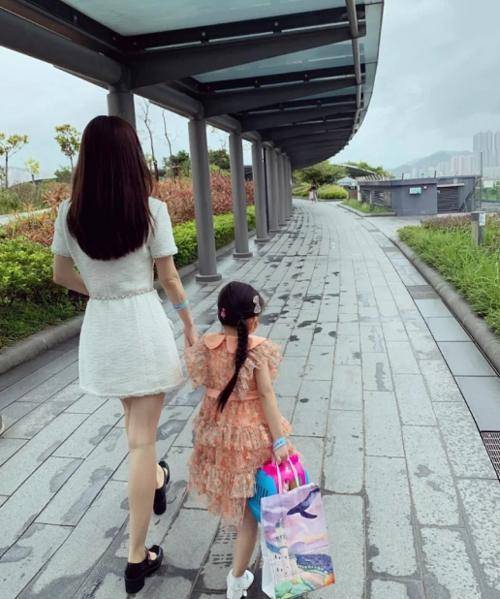 方媛身高 a1319701a15d4747b23cbe8bb4b53457.jpeg