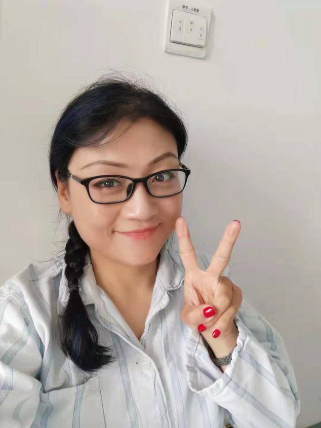 我70后单身妈妈8年前亲人反目被迫离开家乡现在四川卖新疆米粉