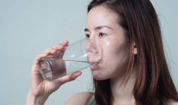 厕所|减肥的人,起床后这3件事按顺序做,赘肉可能会悄悄的“溜走”!