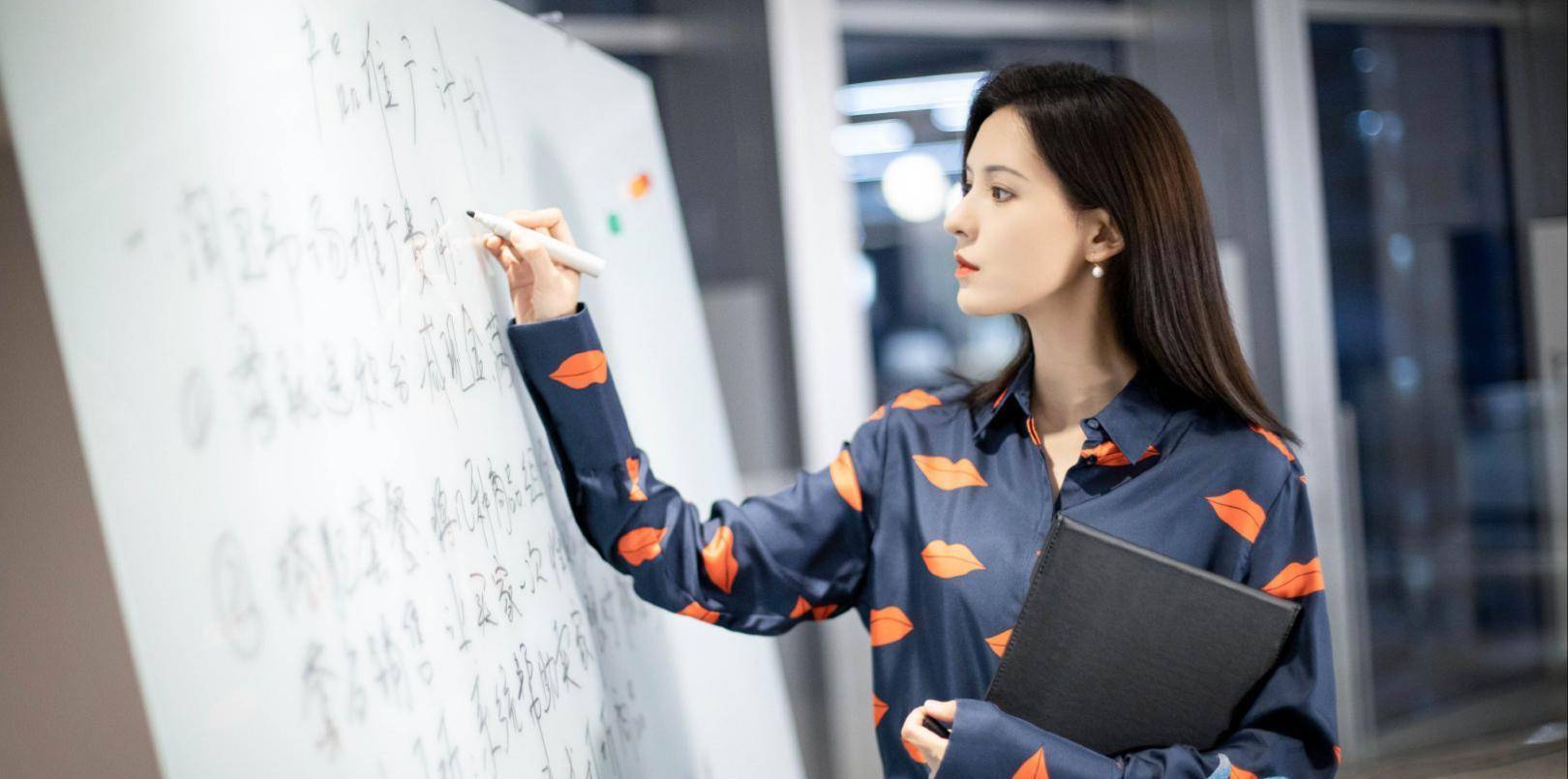 张予曦|张予曦、陈星旭新剧同天开播!前者题材占优,后者立意更为高远