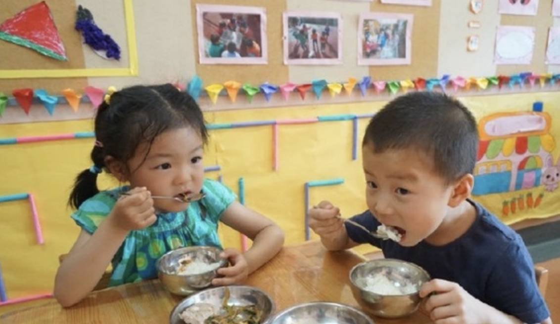 食欲|“幼儿园的菜可好吃了，我能吃两碗”，看到午餐照，妈妈被打击了