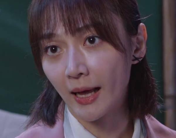 李顺|《突围》看到了潘之琳，跟靳东是老搭档了，这一次表现也不错