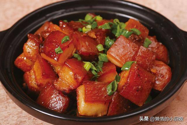 技能|国庆节聚餐必备技能,将从小吃到大的红烧肉这样做,怎么都吃不腻