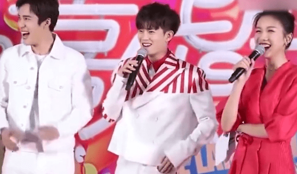 一生一世|当任嘉伦看到自己与白鹿的吻戏时，竟对白鹿说出两个字，笑翻了！