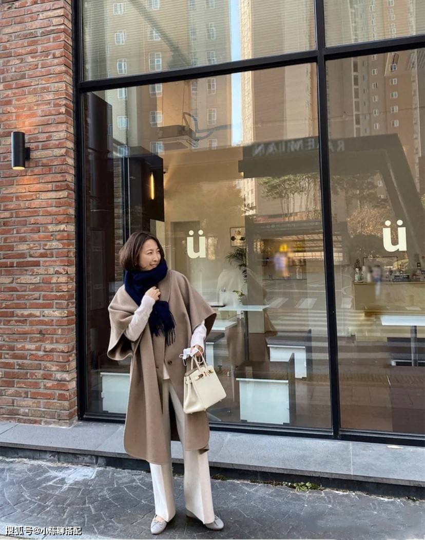大衣 这才是50岁女人的穿衣日常，保暖不显老，普通人可照搬