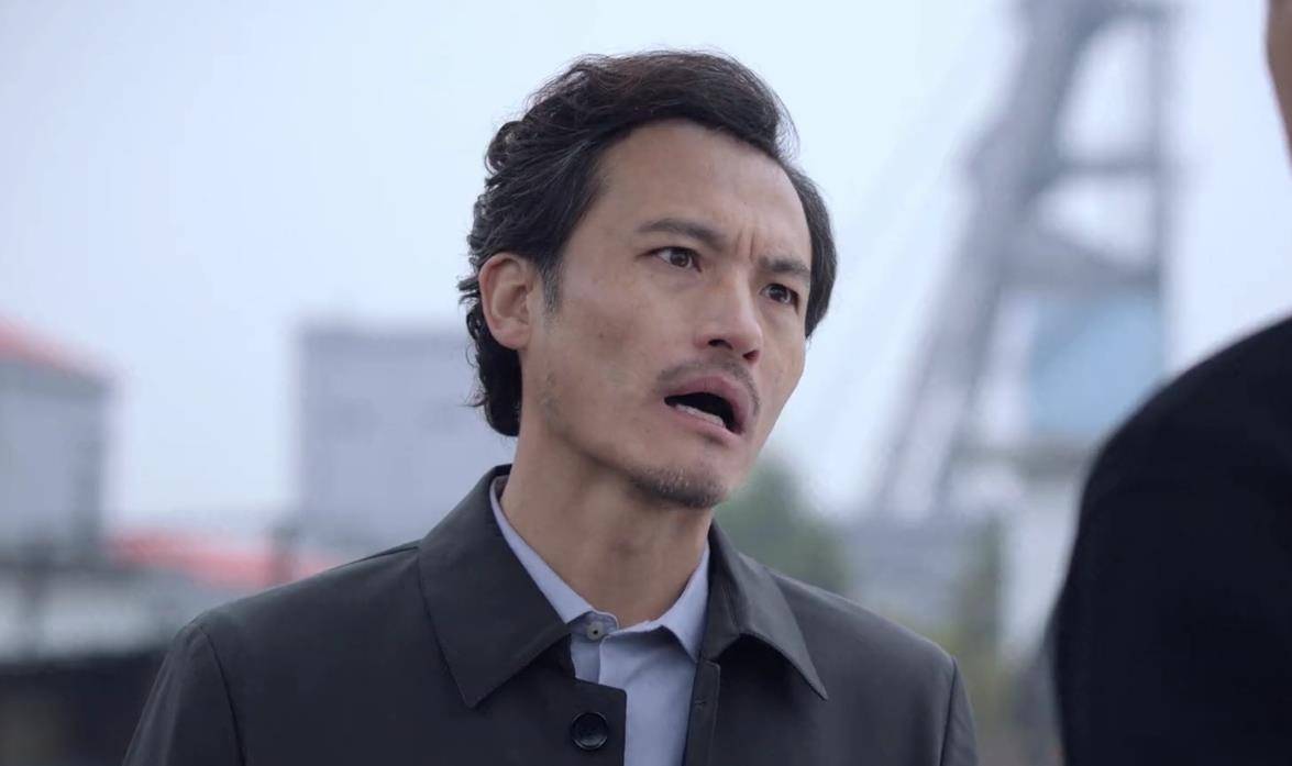 演技|《突围》主角演技排名：靳东第二，黄志忠第三，他得第一当之无愧