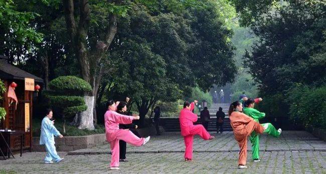 进行|李爱国主任分享：糖尿病用好三个最简单有效的运动方法，血糖越来越好!