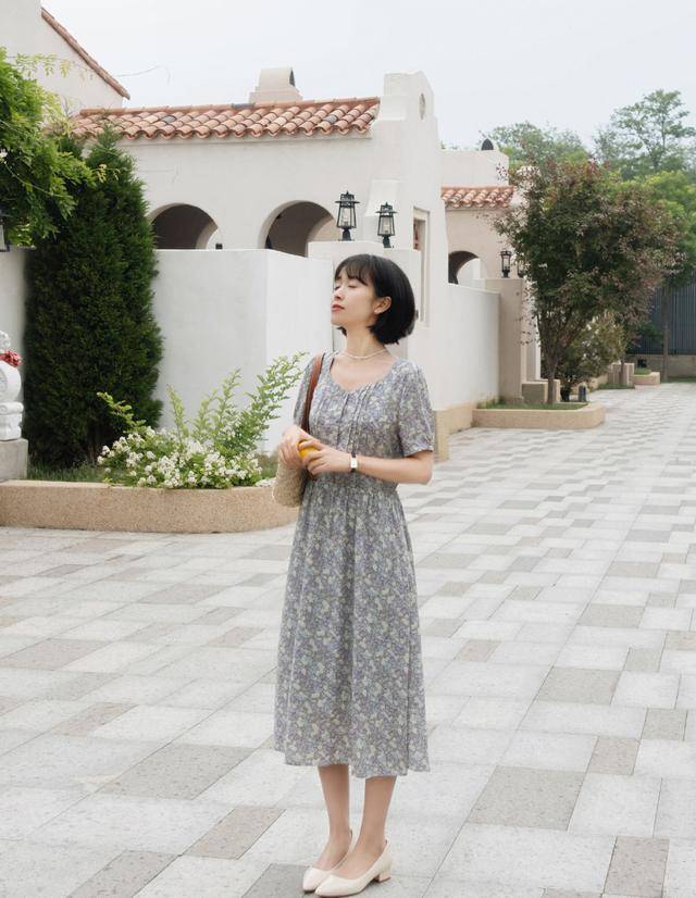 小腿肚 夏季怎么穿清爽有气质？这些穿搭简约利落又高级，让你气质感爆棚