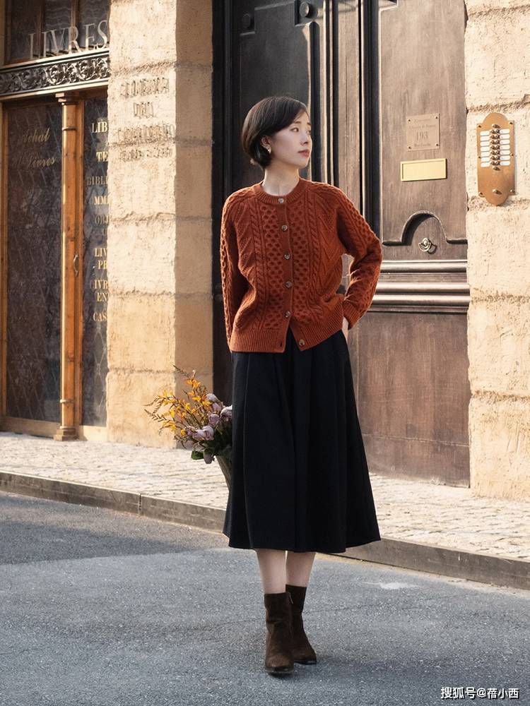 颜色 冬天建议30+女性多穿“半身裙”，选这4款就够了，搭配起来很优雅