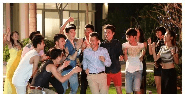 电影|《导演请指教》开播,毕志飞被李诚儒狠批,选演员拍戏无人搭理