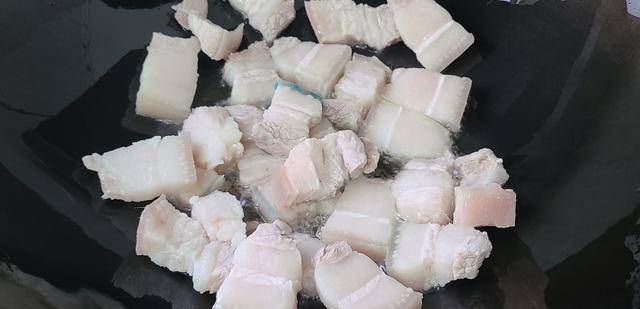 做法|五花肉吃得多了,还是这种家常做法好吃,简单下饭又营养