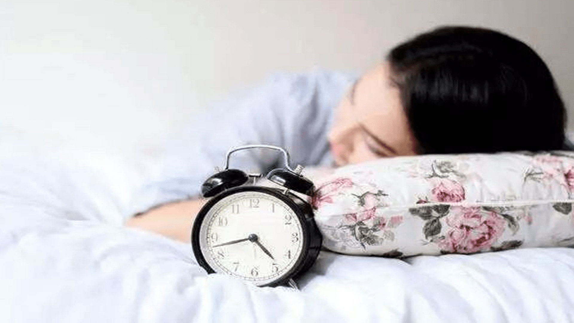 生物钟|为什么睡不好？“片段睡眠”危害大，一觉天亮是正道