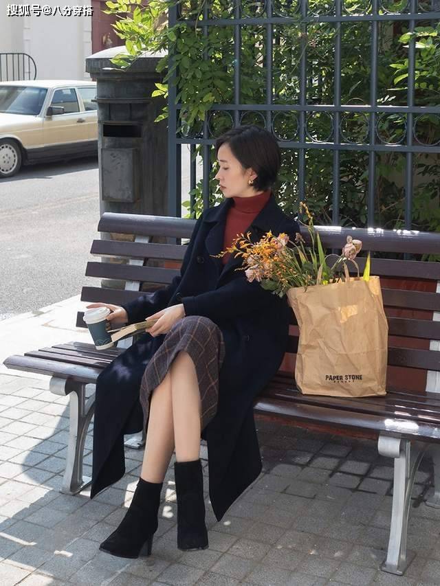 毛衣 大衣里面不要穿厚毛衣了,试试这些简约舒适的内搭,显瘦又时髦