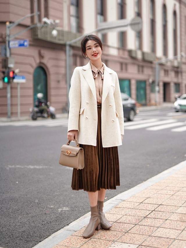 颜色 步入冬季别乱买衣服，试试“毛呢外套”，能让你轻松穿出好气质