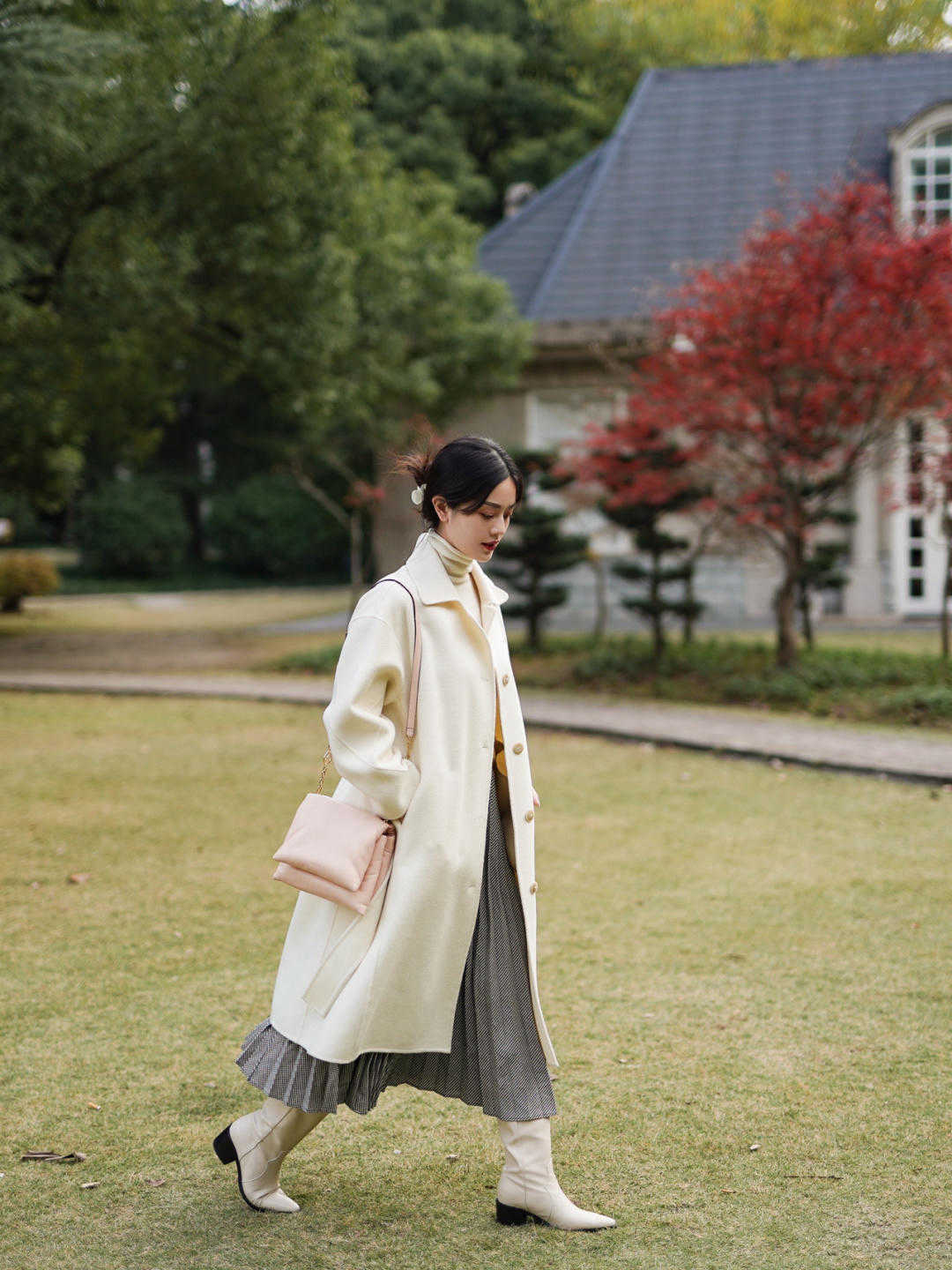 毛衣 白色毛衣到底有多好穿？和这“三”类外套搭配，效果超级棒