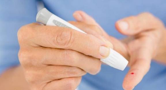 方法|最新血糖标准是什么？5个测血糖方法，扎手指不再疼