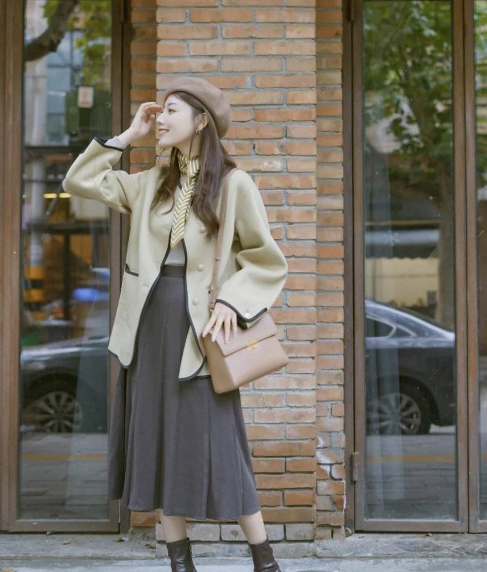 设计 秋冬，高级感穿搭指南，针织衫搭配半身裙，温柔知性更具女人味