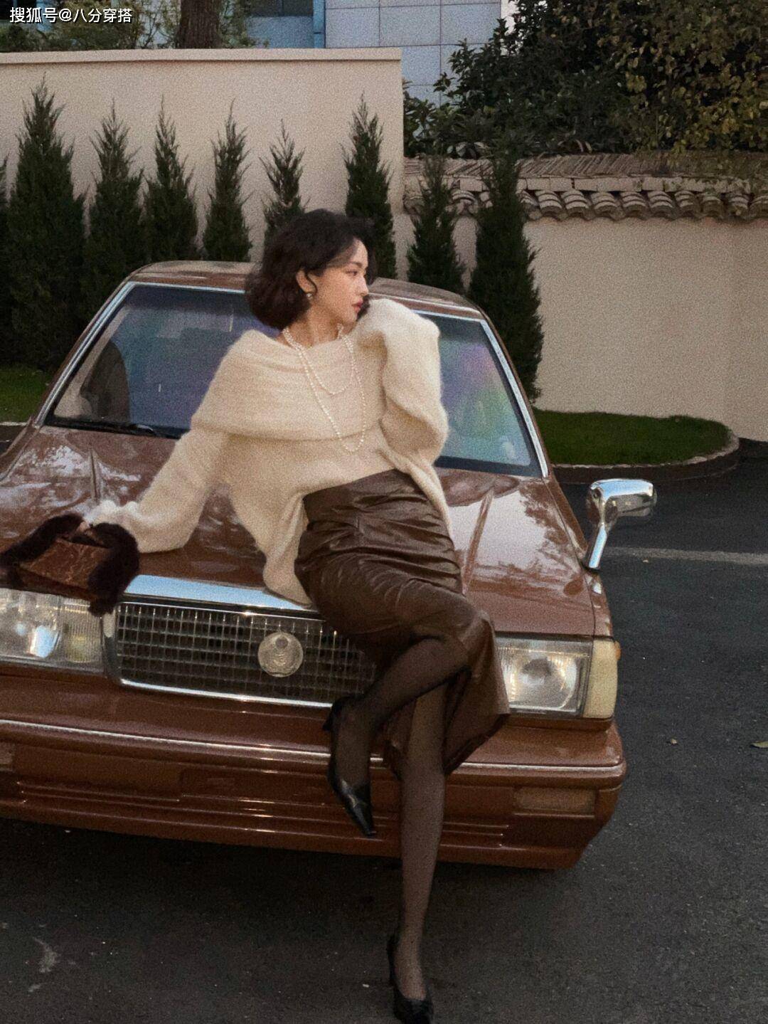 毛衣 冬季就适合穿“法式风毛衣”，这些单品百搭又显气质，美得高级