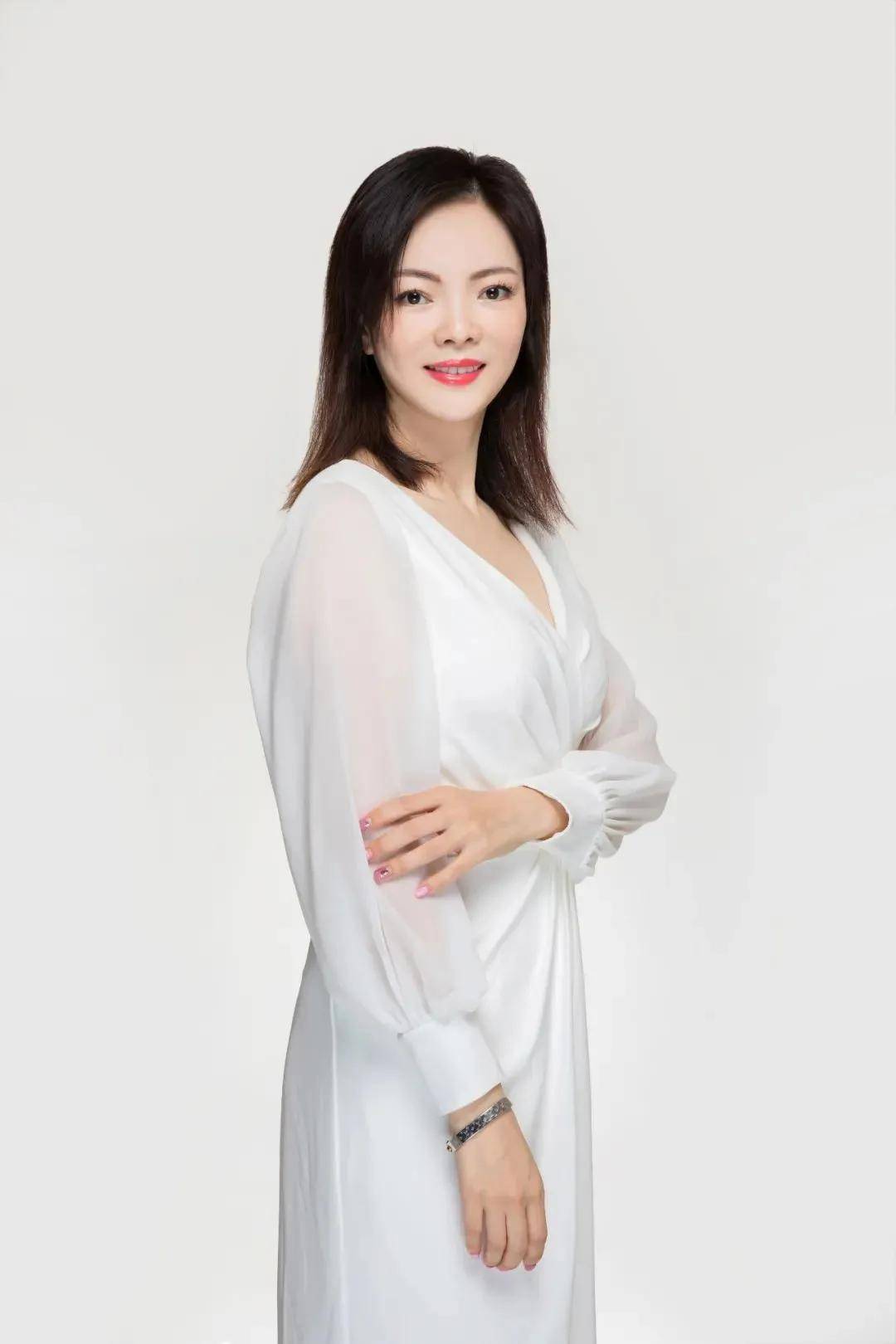 朱晓英2021青春密码青年女性创始人时尚盛典top10人物专访