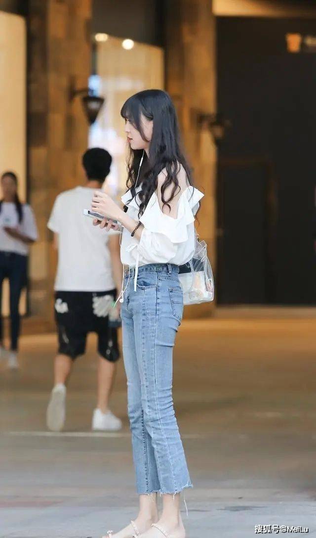 胸围 清爽穿搭非打底裤莫属，造型吸睛让人羡慕，极具气质