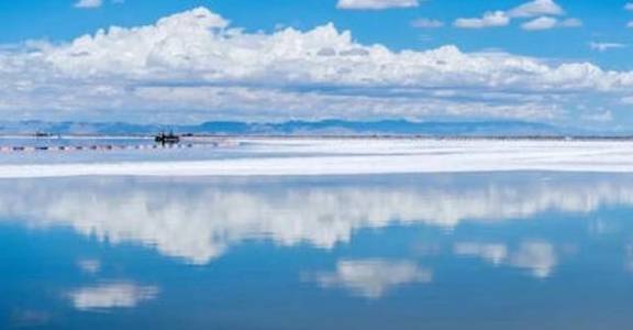 我国最大的盐湖：产盐量20多亿吨，能供60亿人吃上千年