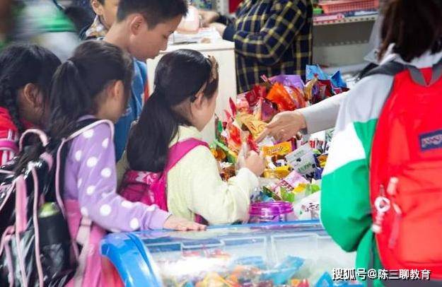 食品|教育部发布通知，中小学生的“快乐源泉”消失，家长：早该这么做