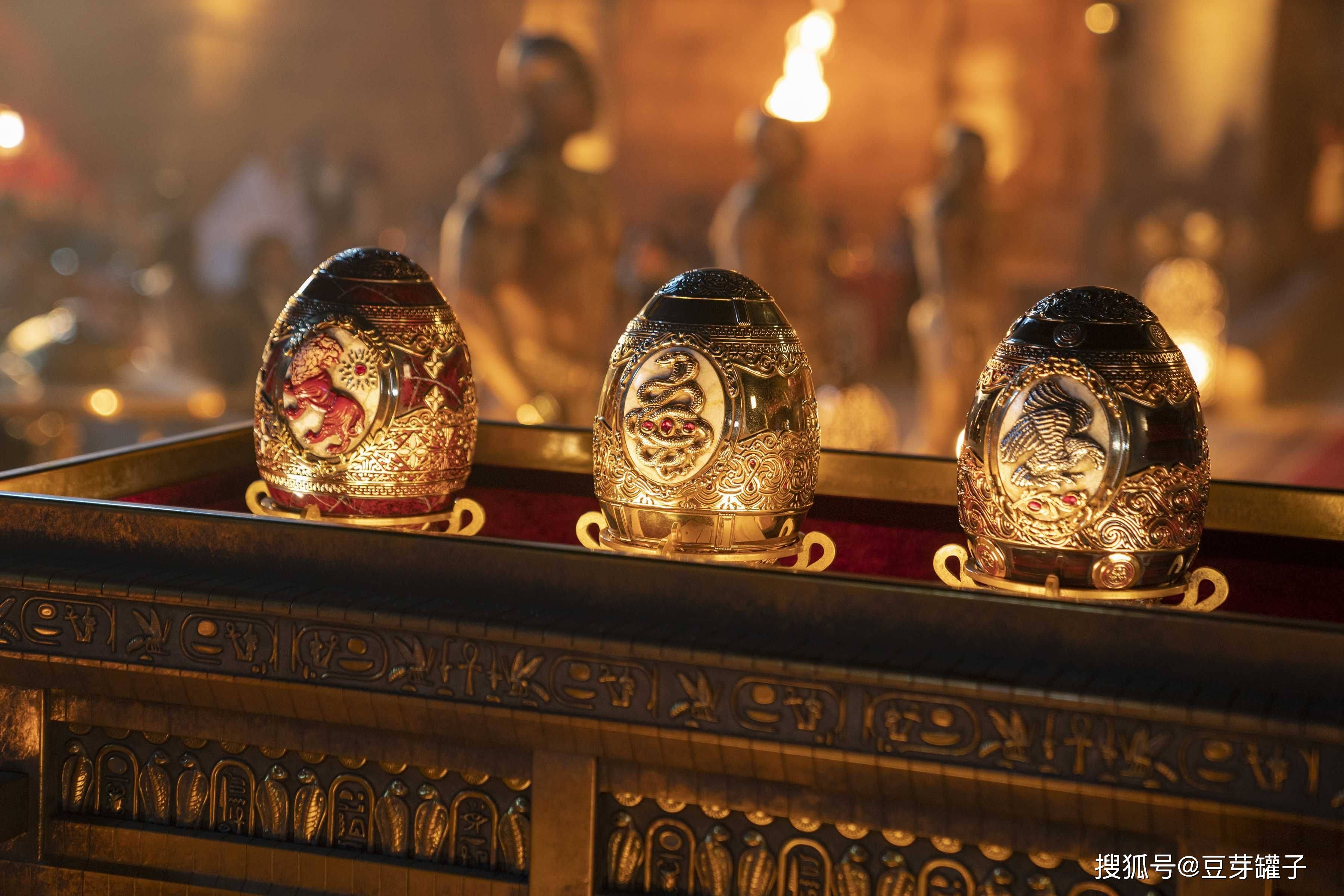 观点评论|《红色通缉令》：豪华卡司阵容，是部类型佳片，还是部谐仿烂片？