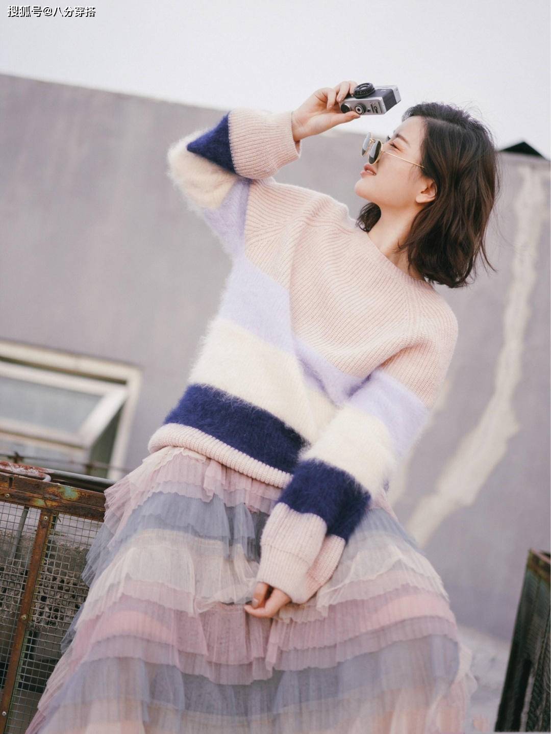 整体 冬天“毛衣”怎么穿更高级？这些保暖温柔的搭配，照搬也不会错