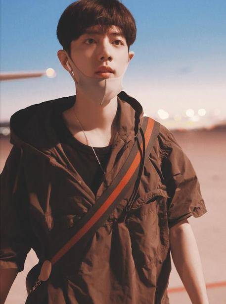 怨气|肖战远离黑暗，鹅厂再次为《余生》开播送热度，粉丝心却凉了