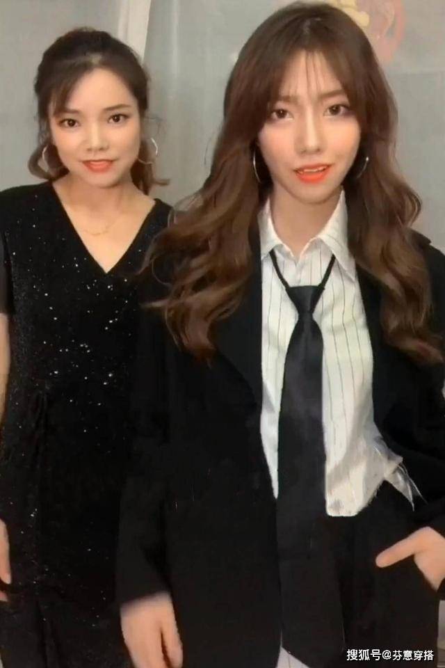 网络 高颜值母女走红网络！女儿貌美如花，妈妈打扮时髦女团身材更出众