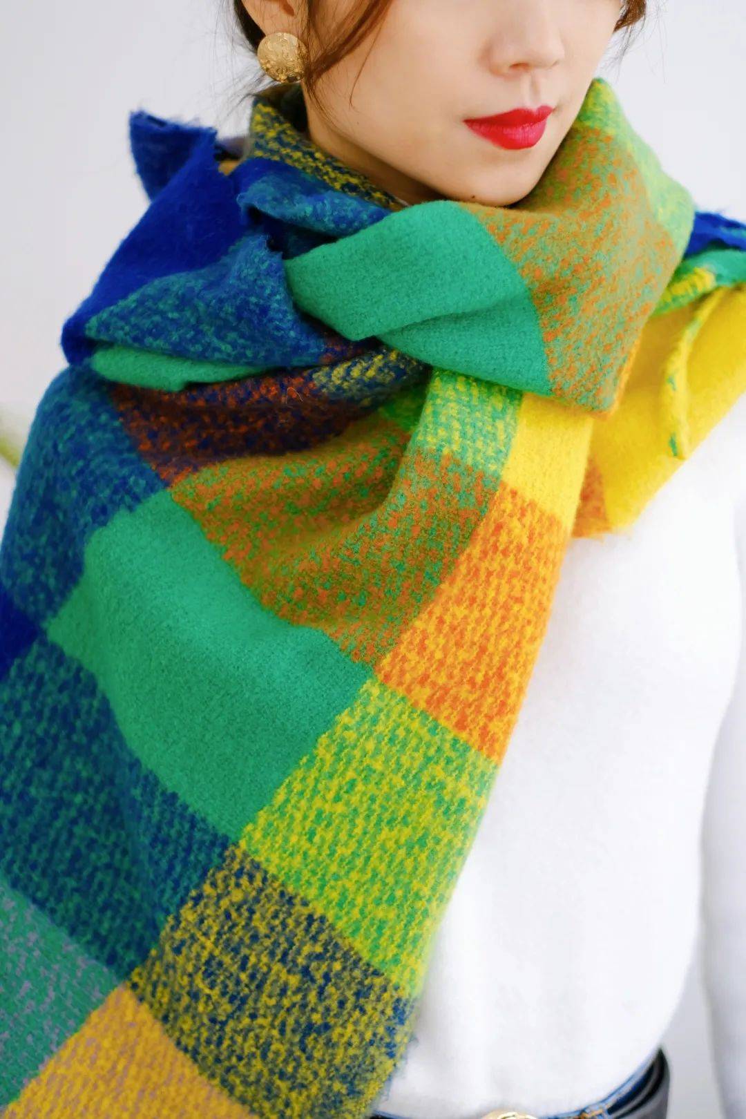 披肩 这个寒冬，跟着Lisa虞书欣一起玩转围巾的7种花式系法吧