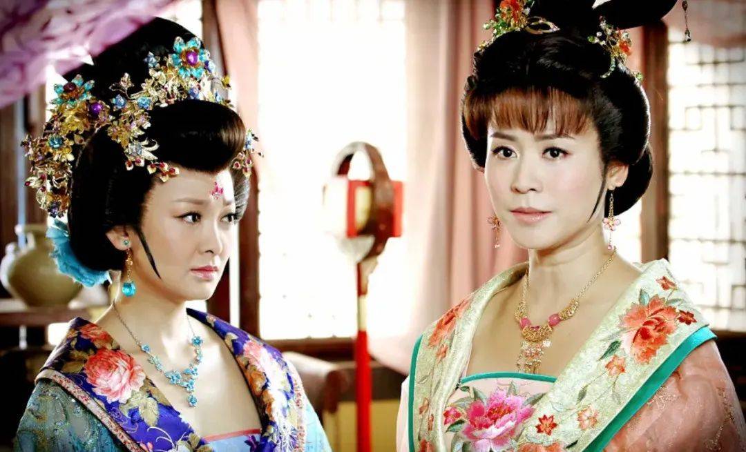 幻想身材丰满，眼窝明显脸干瘪，这11位大龄女星打碎我对少女的幻想