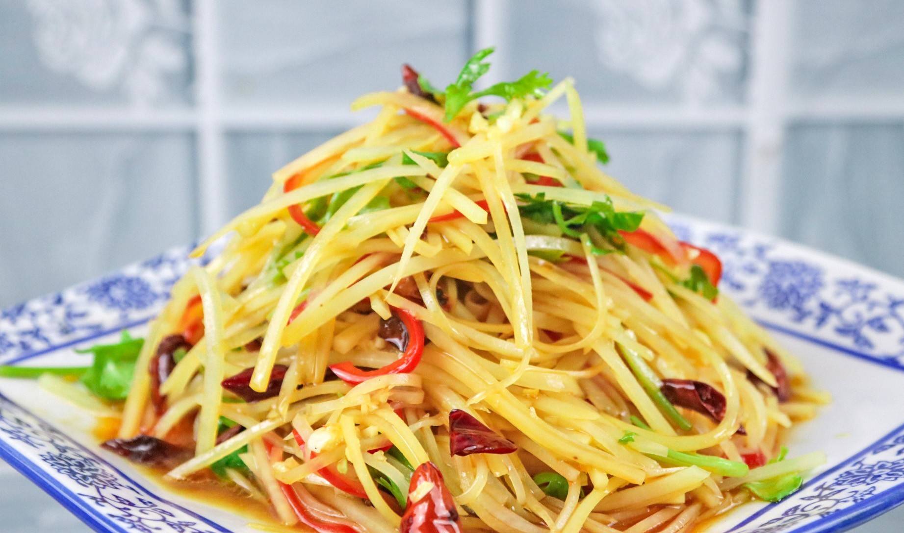 原创炝拌土豆丝家常做法简单易学香辣脆爽快来试试吧