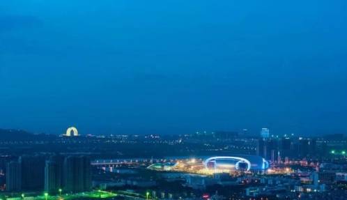 我国首家水上七星酒店，外形酷似马桶盖，却成为当地最奢华地标