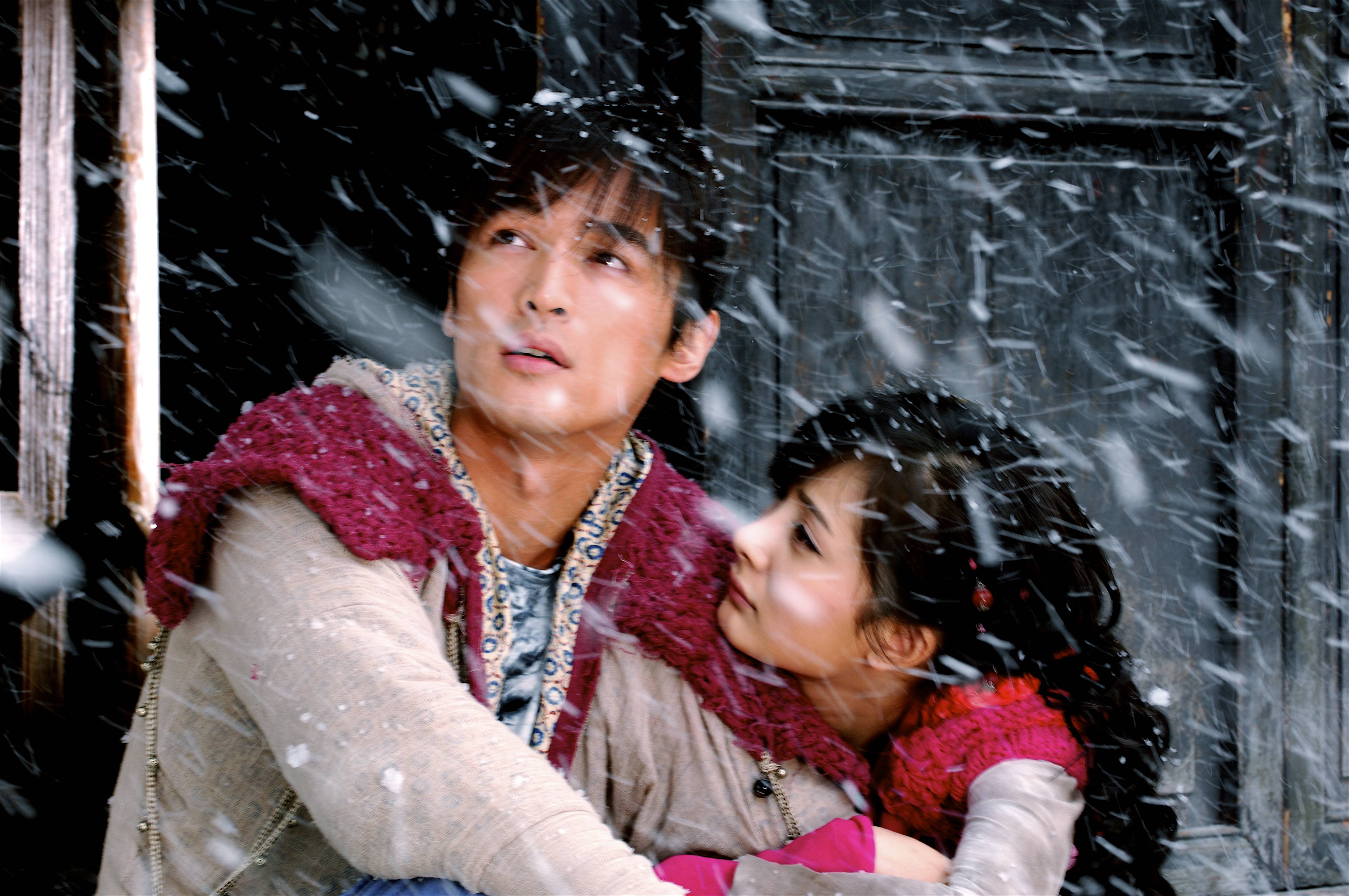 这个"影视巨鳄"还手握胡歌,刘诗诗,唐嫣等一众当红演员,《仙剑》系列