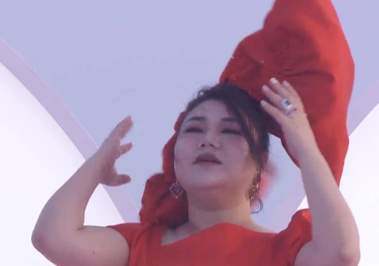 仙女GQ年度最美红毯:热巴雀斑妆出战,baby仙女棒接招,金晨红气逼人