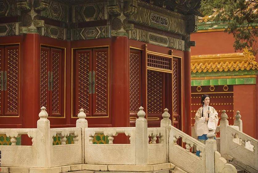 《长门宫中的陈阿娇》《梅瓶上书写王佐"美人红叶图"诗文》"西风黄叶