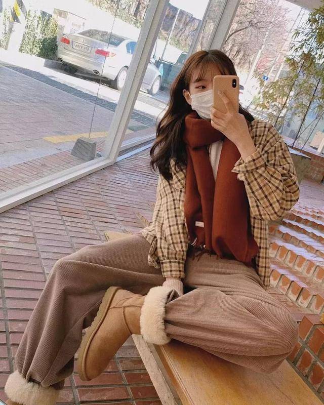 短裙 今年最流行的保暖穿搭,时髦好看的“不露腿”搭配