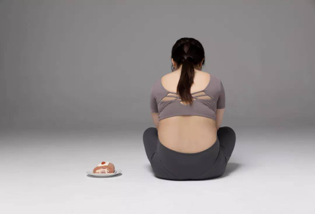 蛋白|明明不饿还想吃，如何应对情绪化进食？