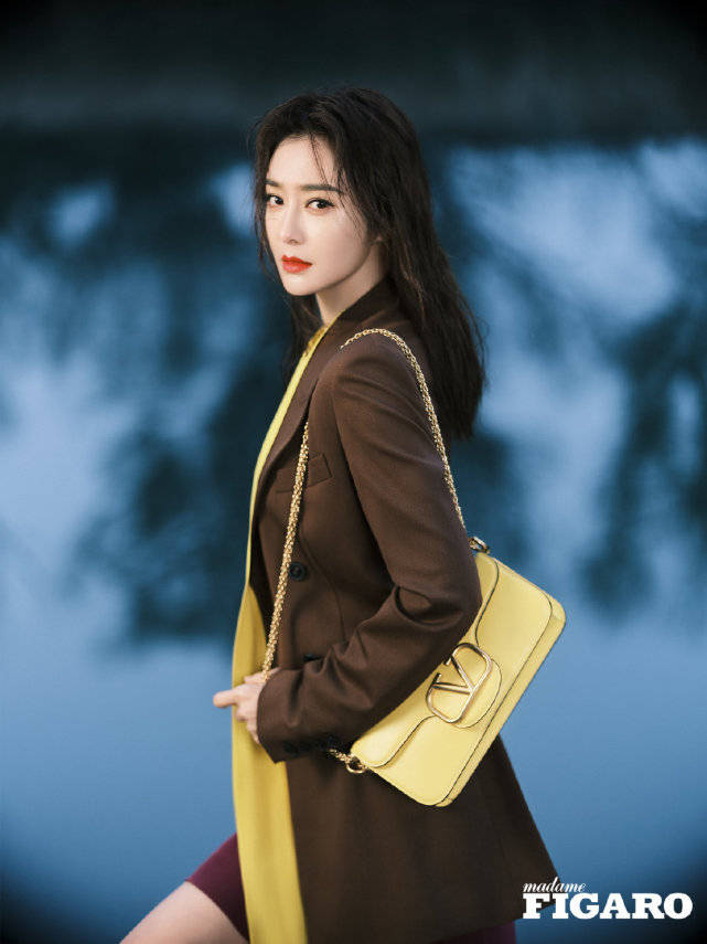女王 “白月光”秦岚不扮古装照样惊艳！演绎出百变职场女王，气质绝杀
