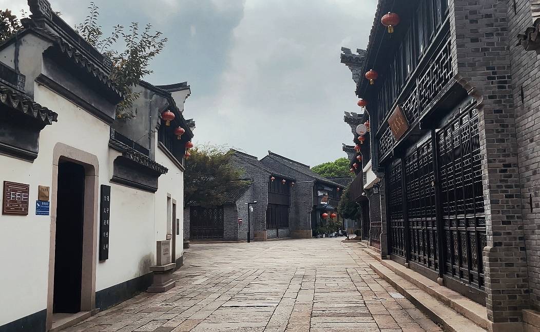 原创嘉兴京杭大运河旁竟藏着一条百年老街,住了十多位名人,百家店铺