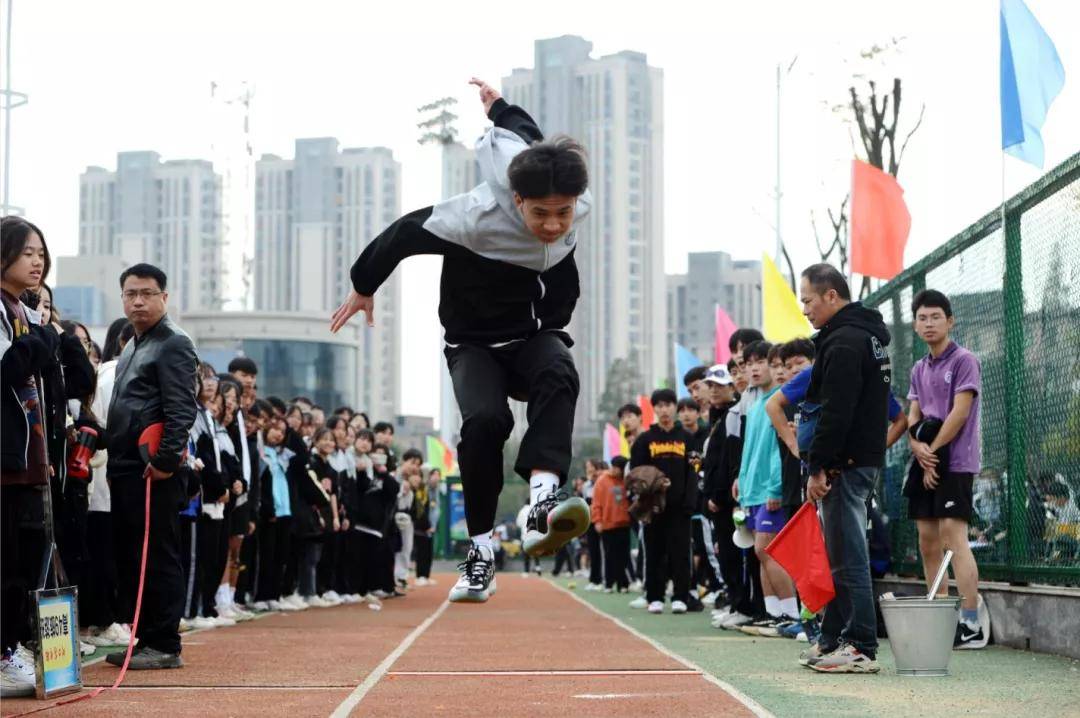 运动会|扬体育精神 展青春风采——湘潭市工贸中专2021年田径运动会纪实