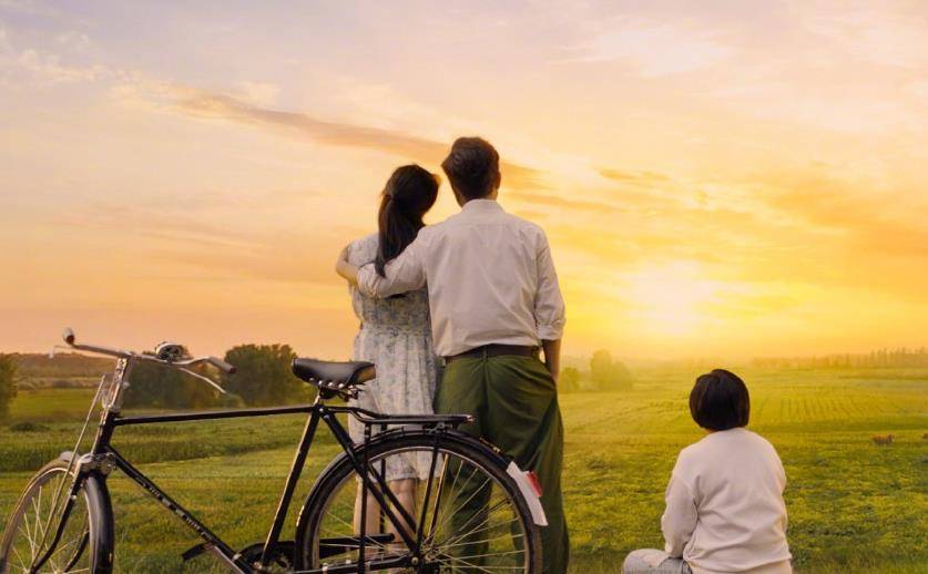 父亲|电影《你好李焕英》，贾文田并不是负面的形象，只不过被边缘化