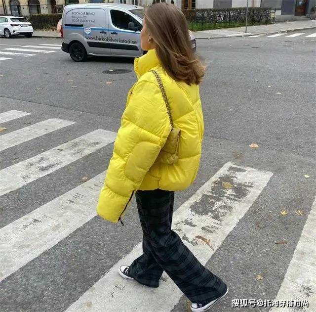 小姑娘 四十岁女人别穿大妈装，记住这几点，出街比小姑娘还惹眼